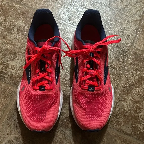 Brooks launch NEW - Picture 2 of 4